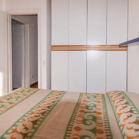 Falcone In Apartment